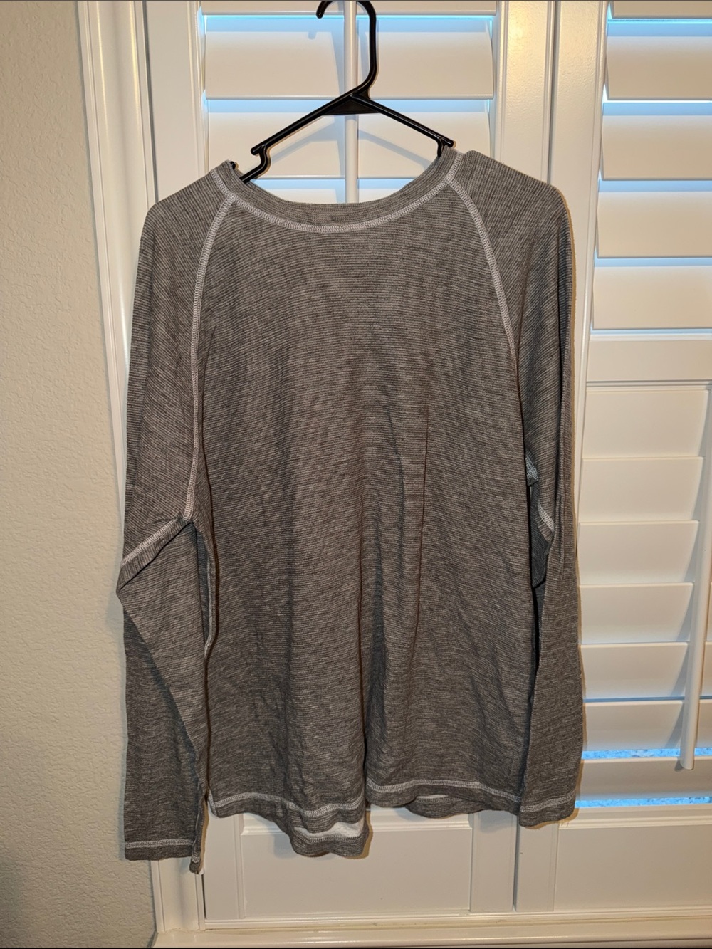 Tommy Bahama Gray Long-Sleeve Crewneck Pullover